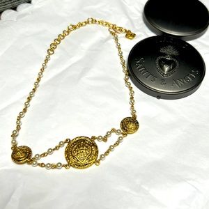 Choker w medallions and pearls